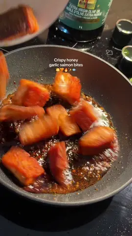 Honey garlic salmon bites ✨  Ingredients 	•	1 salmon fillet (about 250–300g), skinless, cut into 1-inch cubes 	•	Salt & pepper, to taste 	•	1 tbsp cornstarch (for crispiness) 	•	1 tbsp oil (avocado, canola, or olive oil) Honey Garlic Sauce 	•	1.5 tbsp honey ( or hot honey )  	•	1 tbsp soy sauce 	•	2–3 garlic cloves, minced 	•	1 tsp rice vinegar or lemon juice 	•	Chili flakes or sriracha to taste (optional) #creatorsearchinsights #salmonbites #EasyRecipe #foodtutorial #cookingtips #mealprep 