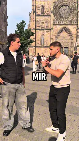 Wer 40 liegstütze kann gewinnt 10€ #viral #comedy #antonakki 