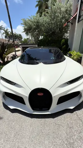 My buddy BC bringing over his Bugatti Chiron Super Sport ‘Pur Blanc’ 300+ 🐼 over to StingHD today