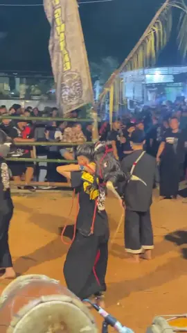 🖤 #satriolembugumarang #bantengan #mberot #rehan #lagujawa #viral #kawitaningsinawang #slowmo #bantenganmalang #pakisaji #fyp #fyppppppppppppppppppppppp #berandatiktok 