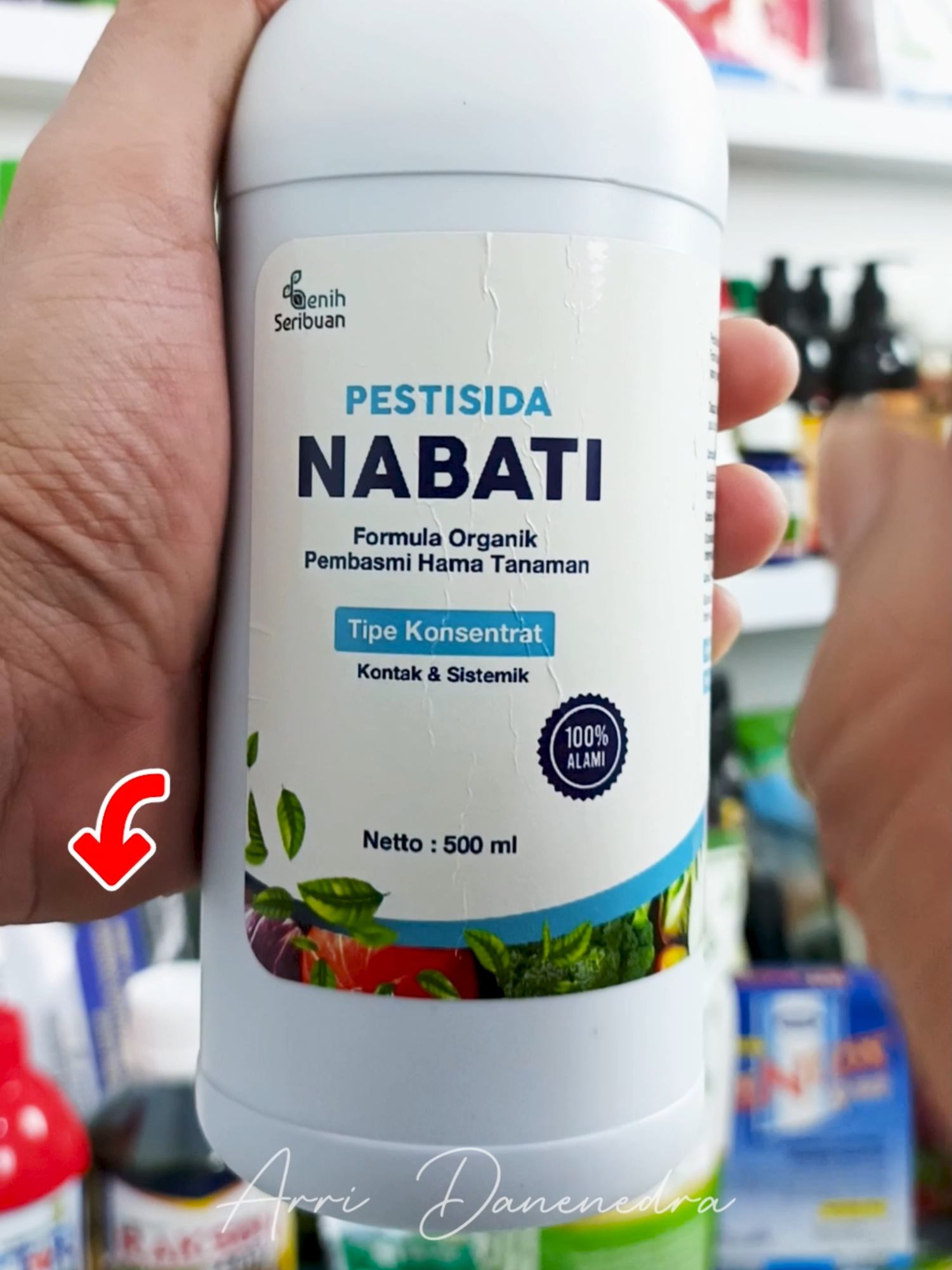 Pestisida nabati efektif dan aman untuk mengendalikan hama dan penyakit pada tanaman, pestisida nabati mengandung 3 formula insektisida, fungisida dan bakterisida yang bekerja secara kontak sistemik. #pestisidanabati #arridanendra #arridndr #jumathemat #30harireviewproduk #satukontentiaphari #guncang66 #wibgajian
