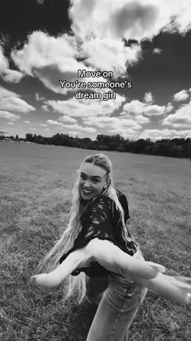 🩷🩷 #creatorsearchinsights #lifesshort #relatable #fyp #relatablememe #trend #loveyourself #yougotthis #romance #romantasizeyourlife #proudofyou #moveon #dreamgirl 