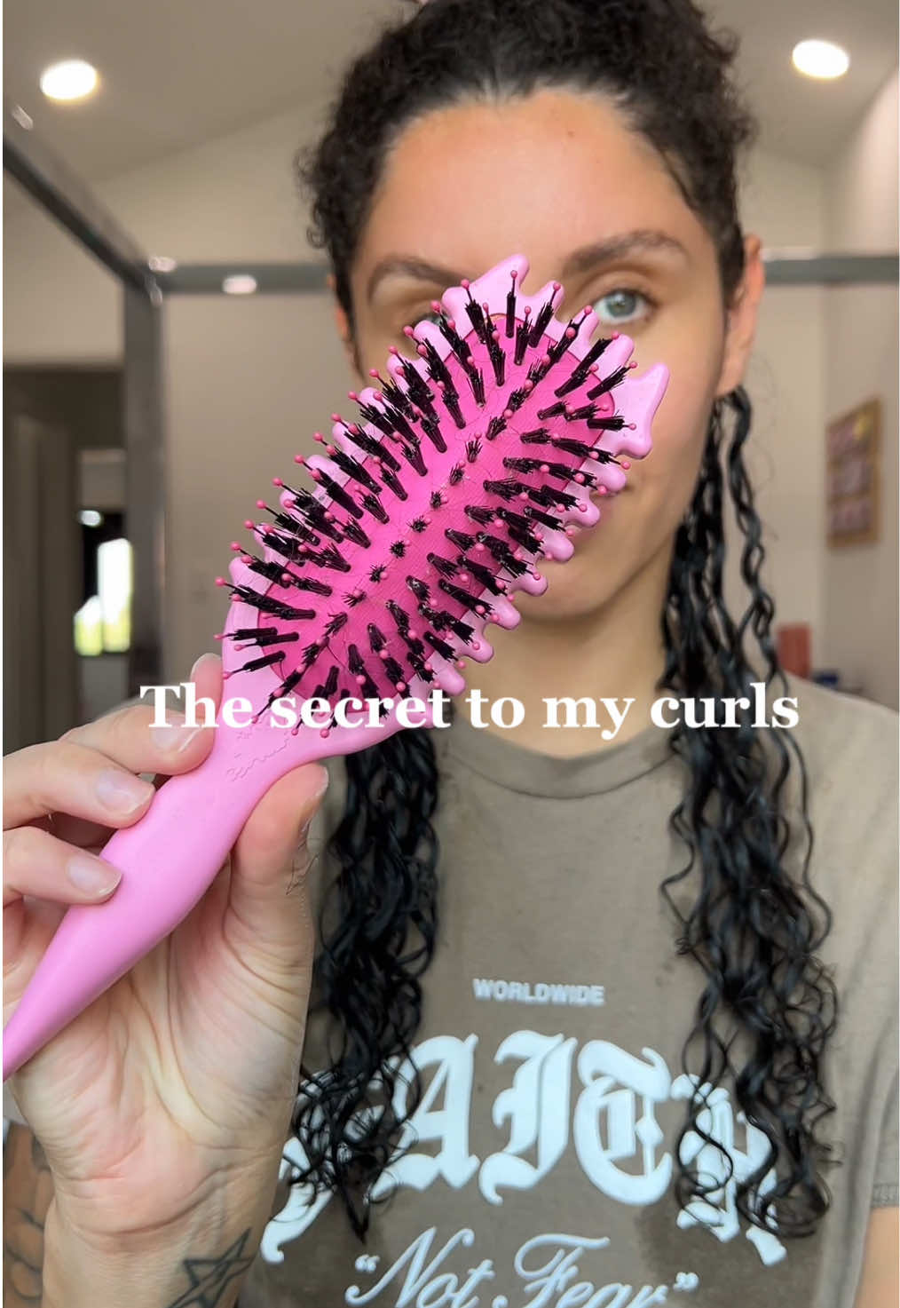 I’m obsessed with this brush @BounceCurl #curlyhair #definedcurls #bouncecurlbrush #bouncecurl 