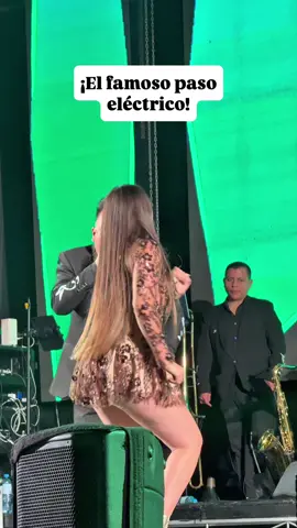 El real paso eléctrico de la hermosa Kiara Lozano 