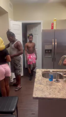 Lee cooking Bacon Cheeseburgers and chili and cheese tator totes enjoying the Famlee!!!!!!#jaleelmotherjazmaine #nfllee💔 #jaleel #jaleelsisterjada #jeremiah #jaydon #fyp #foryou #fypシ゚viral #foryourpage #foryoupage #fypシ 