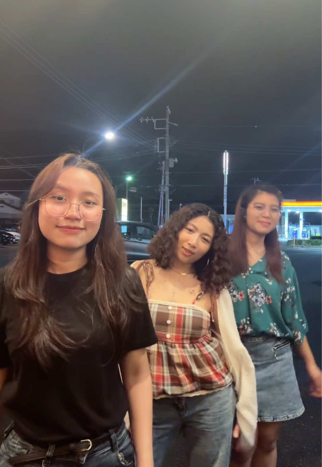 Ver- I @🌷百合🌷(152.4cm) ♐️ @Thu Zar🇲🇲🐼🇯🇵  #fyp #friendship 