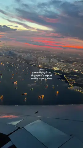 welcome to onboard 🛫🇸🇬 #travellover #travelbucketlist #lovetravel #singapore #visitsingapore #exploresingapore #catchflightsnotfeelings #flights #luxurytravel #windowseat #changiairport 