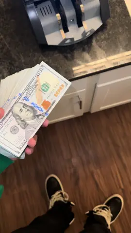 goin crazy for money 