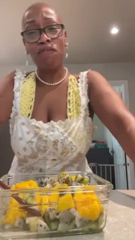 (via: keyznthingz310/IG) #YourMomsHouse #fruit #healthy #comedy #podcast #wholefoods