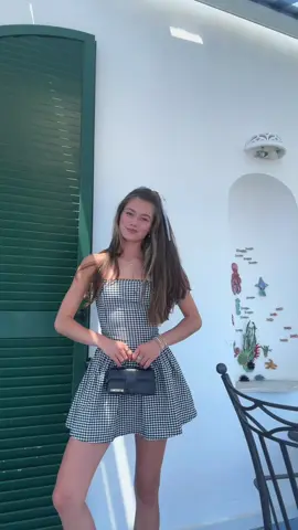 ootd!!🍾🤍🧸♠️🇮🇹🍕♥️🥿