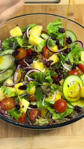 Hoy te comparto esta fácil y rápida receta de Ensalada de lechuga con piña SWEET BABY de La Carreta @lacarretafrutasyverduras ctica presentación de piña en Cubos perfecta para esos días que no tenes mucho tiempo o simplemente no te gusta pelar frutas 🤭🫣!! #recetas #saludable #ensaladas 
