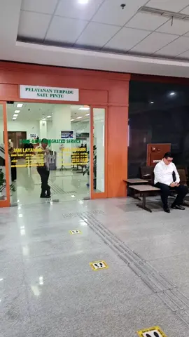 Suasana Pagi Hari Di Pengadilan Negeri Jakarta Pusat Sebelum Dimulainya Semua Persidangan#hukum #advokat #kurator #indonesia🇮🇩 #fypシ゚viral #fypgakni #fypgakni #fypdong #fypシ゚ #fyp #fypp 