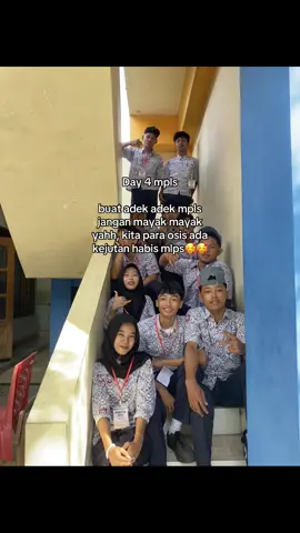 #mpls #4upage #smkbhinakaryakaranganyar #smkbisa #smkhebat #smkbisahebat #fyp #4u #beranda #story #justkonten 