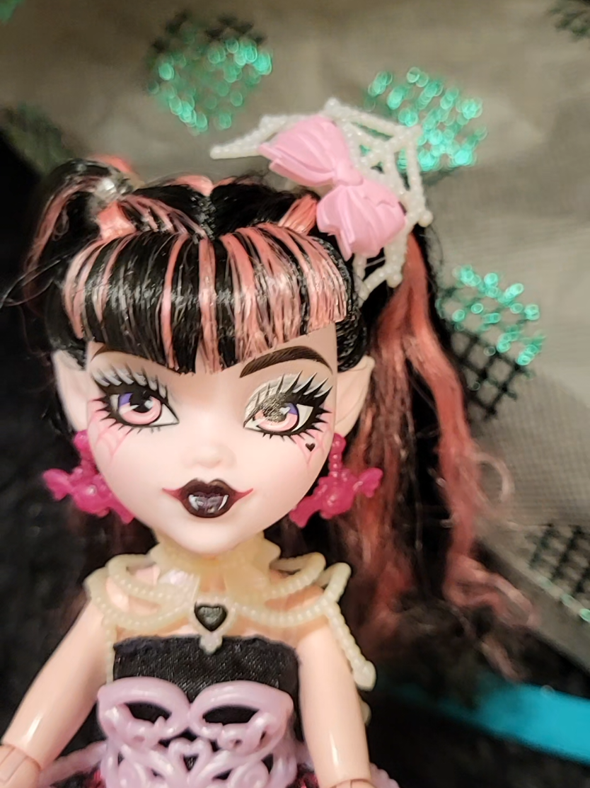 pls I'm so sick what do I do 😭😭😭 this has never happened to me before #fyp #monsterhigh 