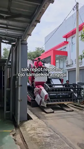 Ngopi sek pakbos ☕️