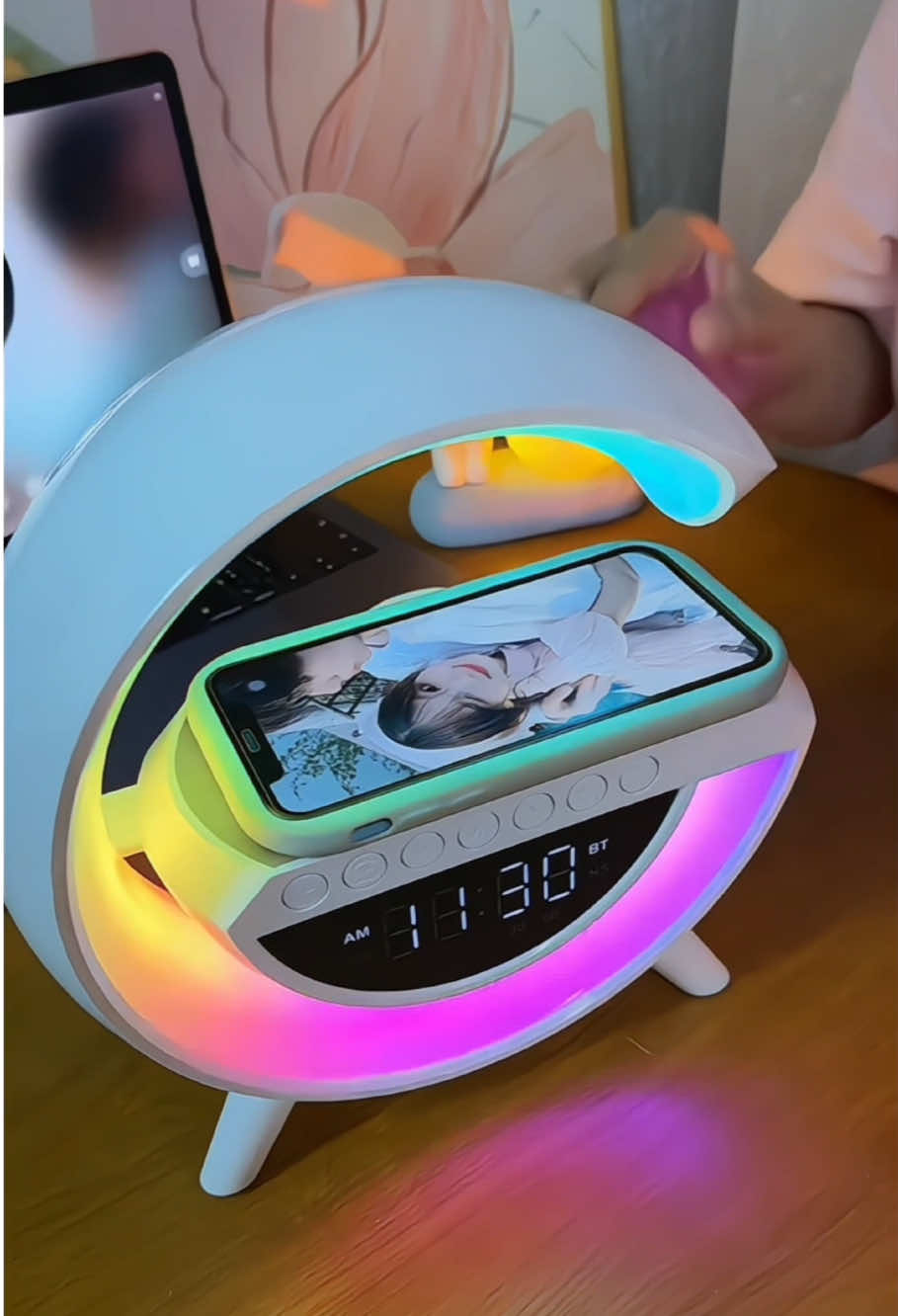 Đèn ngủ g63,Loa mini Bluetooth vừa sạc điện thoại, nghe nhạc, vừa làm đèn ngủ, mẫu mã sang trọng, chạy led đuổi đuổi màu #loamini #denngu #sacdienthoai #loabluetooth #denled #xuhuong #viralvideo 