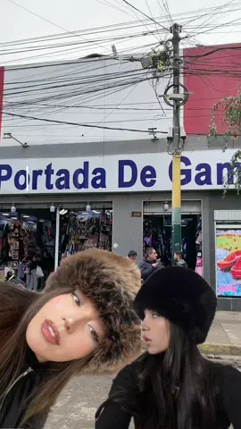 📍Cc portada de Gamarra tienda 5 📍Cc YA tienda 46 primer sotano 📲953408490 Gorros rusos en Gamarra 😍🏃🏻‍♀️ #gamarra #carteras #pinterest #hobobag #WSB🖤 #gorro #rusos 