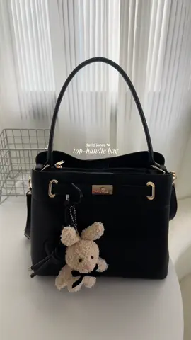 found my new fav everyday bag from @David Jones Live 🖤✨ #bag #davidjones #davidjonesbag #blackbag #handbag 
