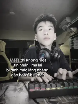 không hiểu luôn 