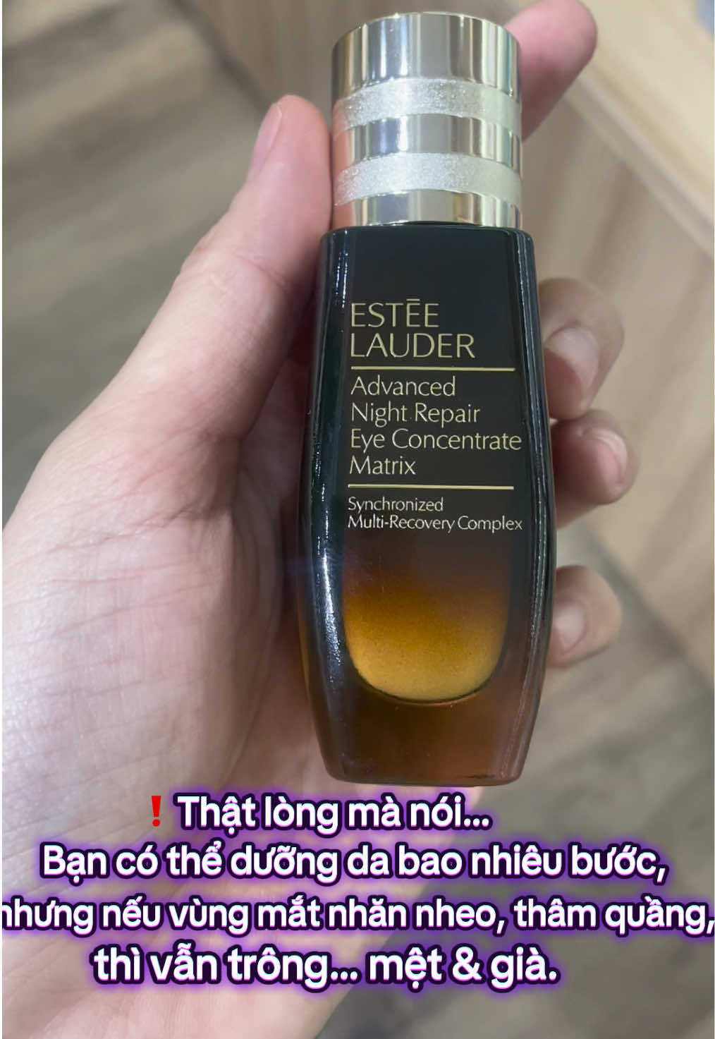 Kem mắt cô đặc Estee Lauder – cấp ẩm sâu, mờ quầng, giảm nhăn vùng mắt chỉ sau vài tuần. 🧴 Chất gel thấm nhanh – dùng sáng tối đều được 🎁 Deal sale mạnh + tặng 3 món mini 👉 Mắt đẹp không đợi tuổi – bấm link dưới! #KemMatEsteeLauder #TinhChatMatCaoCap #EsteeLauderEyeMatrix   #KemMatChongNhan #ReviewKemMat       