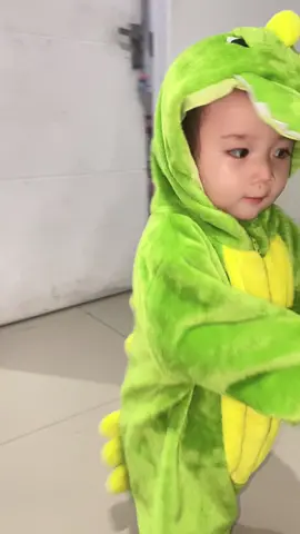 Dino oleng🤭 #kostumunik #kostumdino #lucu 