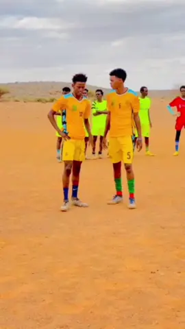 fogeeya dhalinyaro 👑  #somalitiktok #repost #forforyoupage #foryoupage #foryou #fyp #footballtiktok #rama #somalitiktok #repost #forforyoupage 