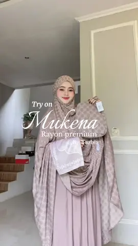 Kalo lagi cari mukena yang nyaman & adem, ini cocok🥹🕌🤍  @Tazbiya kalau ini mukena best seller dengan motif monogram yang aku pake di warna serenite nude😍💌 #mukena #mukenapremium #mukenarayon #mukenacantik #mukenajumbo #mukenatazbiya #mukenaadem 
