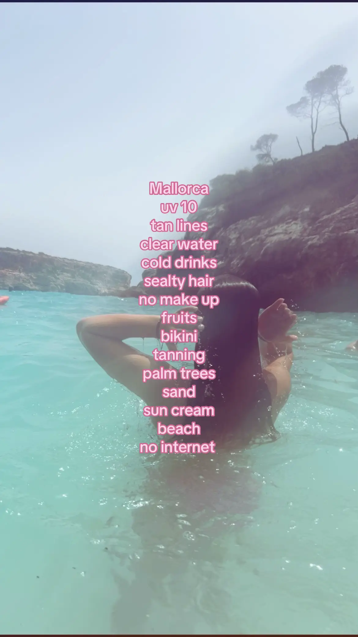 #mallorca #uv10 #tanlines #sun #suncream #beach #fruits #clearwater #sand #colddrinks #saltyhair #bikini #tanning #palmtrees🌴 #nointernet #nomakeup 