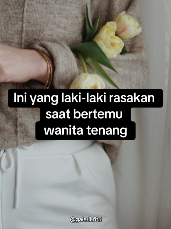 wanita tenang itu : Cara dia diam, bukan dingin, tapi dewasa. Cara dia tersenyum, bukan basa-basi, tapi hadir. Dan cara dia mencintai… pelan, tapi utuh. Katanya, berada di dekat wanita seperti itu, rasanya kayak pulang. Bikin tenang. Bikin adem. Bukan karena sempurna, tapi karena damai. Tenang itu bukan pasrah. Tenang itu tahu kapan bicara, kapan berhenti. #wanitatenang #HealingJourney #dewasa #cintadewasa 