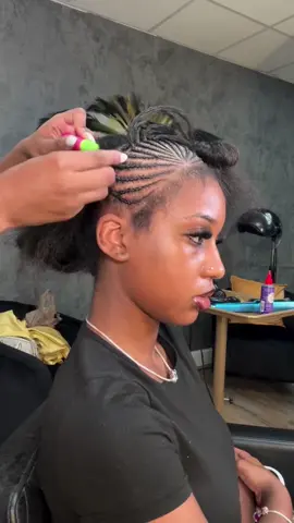 Why be flat when you can be fierce? Crimped & cute 😍 #crimpedhair #zigzaghairstyle #texturedhair #y2khairstyle #y2khair #wigslay #blackgirlhair #wigtok #protectivestyle  (🎥anitasartistry)