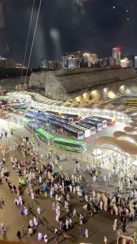 Suasana malam hari terminal Ajyad #masyaallahtabarakkallah #hajj2025🕋🤲🕋 #hajimabrur #baitullah🕋 #fypシ゚viral #bussholawatmekkah #syukuralhamdulillah 