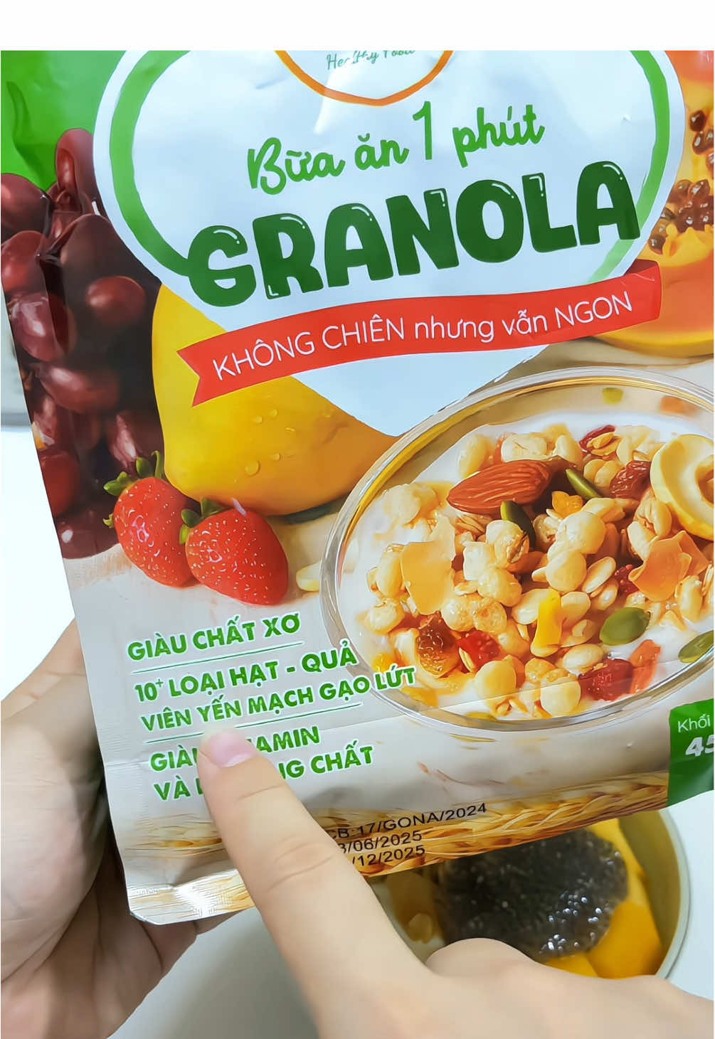 Granola nhà Giọt Nắng , sắp tới năm học em cứ phải mua mấy gói để nhà cho mấy đứa nhỏ ăn đi học #granola #ngucoc #ngucocankieng #healthy  @Zun Rìview 