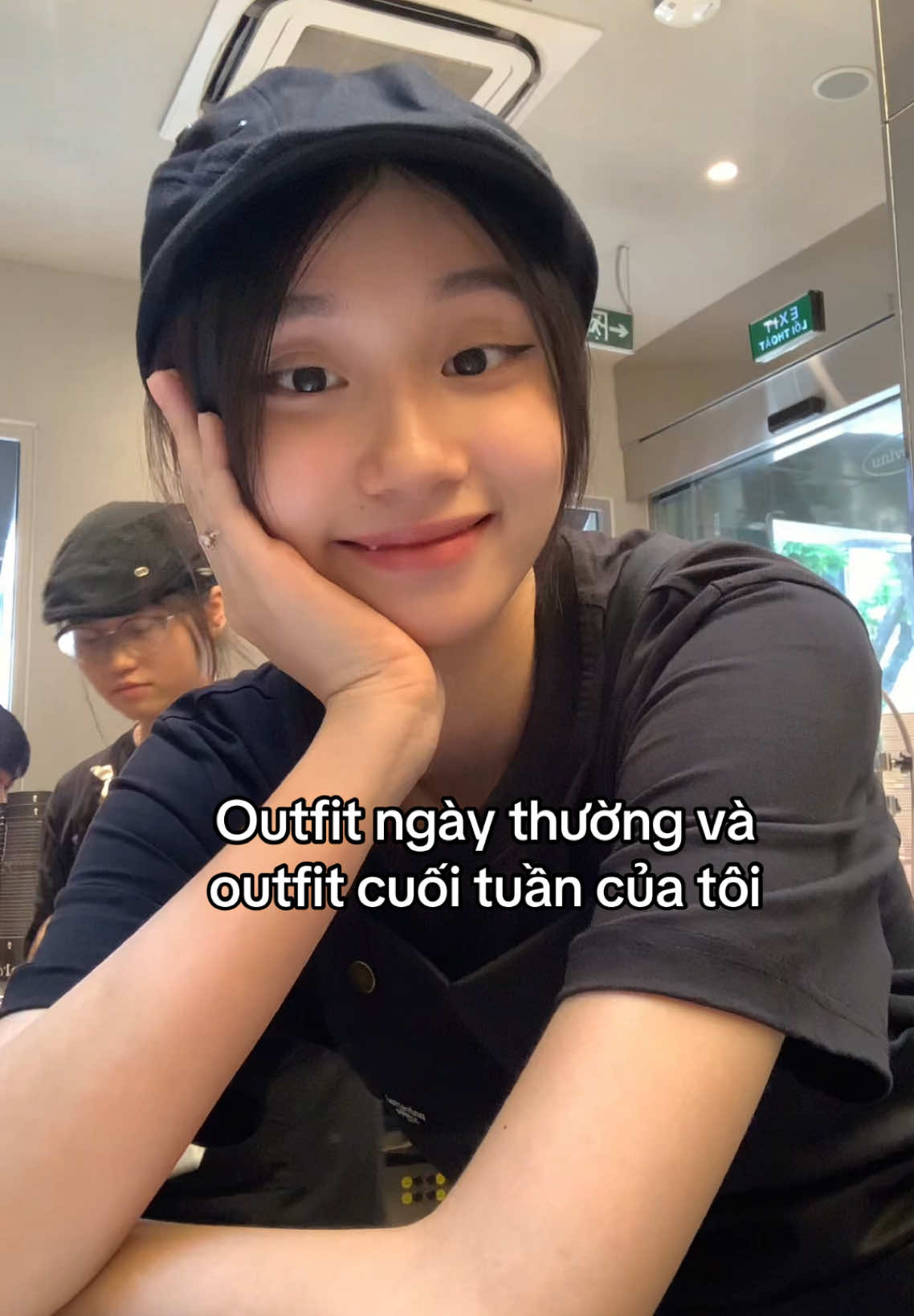 Làm gì có ngày thường và cuối tuần vì ngày nào cũng như ngày nào  @Universal Coffee #tiktokviral #xuhuong #fyp #mee_2219 