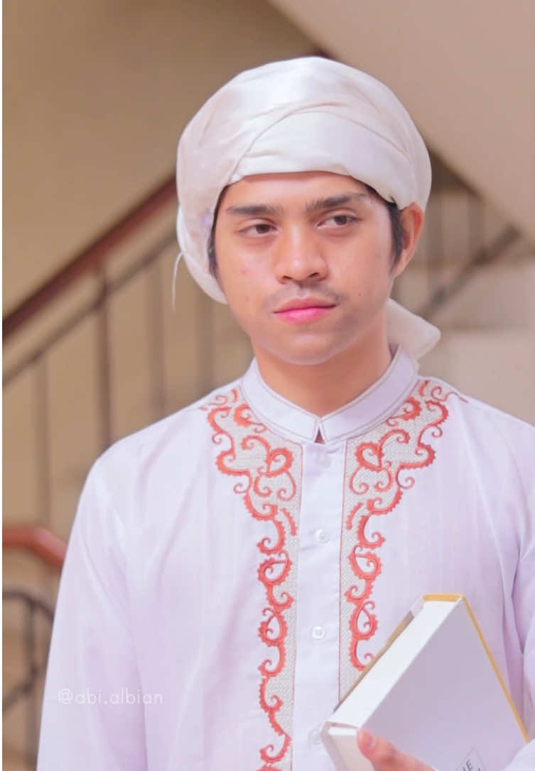 Wanita berniqab ini mencurigakan? @Suneeday Creative  #SerialTikTok #TikTokTainment #TikTokSeries #TikTokSeriesFuture #drama #abialbian #suneedaycreative #dramatiktok #viraltiktok #kehidupan #bos #suamiistri #niqab #habib #muslim #karyawan #kantor #bos 