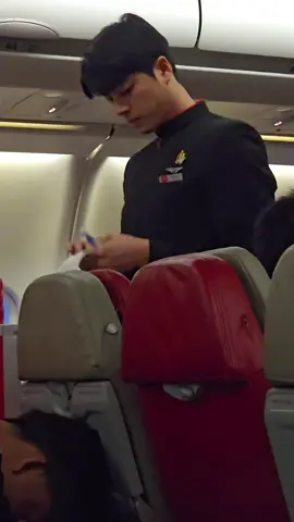 สจ๊วตหล่อบอกต่อ คิดว่ากงยู ขออนุญาติคุณสจ๊วตด้วยนะคะ🙏 #thaiairasiacabincrew  #สจ๊วตหล่อบอกต่อ 