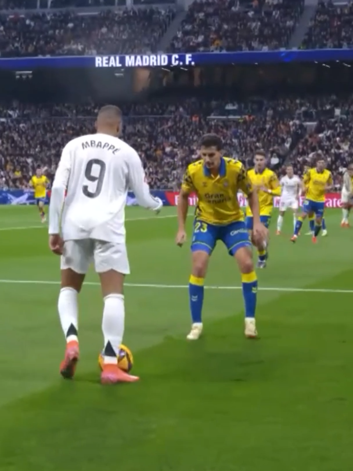 The magic of Kylian Mbappé. 🪄 #LALIGAEASPORTS #LALIGAHighlights #deportesentiktok #tiktokfootballacademy #mbappe