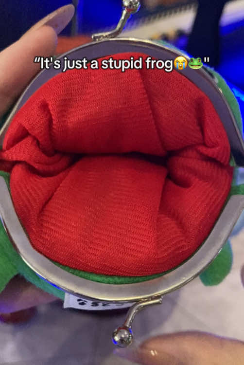Can someone tell me what this is?🐸😊#narutouzumaki #narutofrogwallet #fypシ゚viral #foryoupage #xbcyza #narutoshippuden #frogwallet #narutouchiha #narutomovie #narutoedits #narutowallpaper #narutowallpapers #wallets #wallet #moneysaver #moneywallet