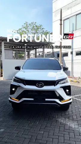 Warna Baru utk Fortuner 2.8 VRZ GR yaitu White Pearl Two Tone Colour. Kemewahan dibalut dgn Kekuatan Performa. Sungguh perpaduan yg Sempurna 👍🏻  Pemesanan Toyota Hubungi : Linda - Counter Executive Auto2000 Kenjeran Surabaya 0813.3003.2000 #aurafarming #pacujalur #fortuner #fortunergrsport #fortunerlegender #toyotafortuner #fortuner4x2 