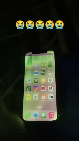 Baru pake 3 bulan HP wishlist udah dibikin potek aja hatinya😭 mana yg jatuhin gada rasa bersalahnya samsek 😭😭😭 Ya Allahh semoga gantinya ibox ya Allahhh #hp #iphone #iphonerusak #fyp 