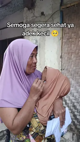 Yang tabah ya buk, semoga segera dioperasi dan sembuh.  ANAK DI DESA LEKOR - LOMBOK TENGAH TERKENA PENYAKIT HIDROSEFALUS 
