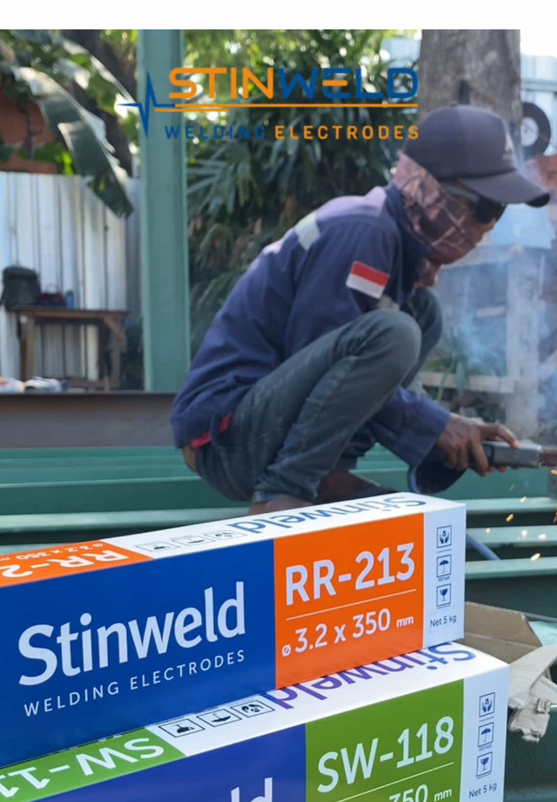 Pakai Kawat Las Stinweld untuk hasil pengelasan yang optimal, sediikit asap dan percikan!⚡️ 👍🏻 #stinweld #welding #fypシ #promotetiktok 