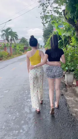 “Khi tập trung vào chính mình, không so sánh với ai, có mục tiêu, tự nhiên mình phát hiện ra, mình có cuộc sống của riêng mình, không hào nhoáng nhưng hạnh phúc. Mỗi ngày thức dậy mình có một cuộc đời để tiếp tục cố gắng và mình hạnh phúc hơn mỗi ngày trôi qua.