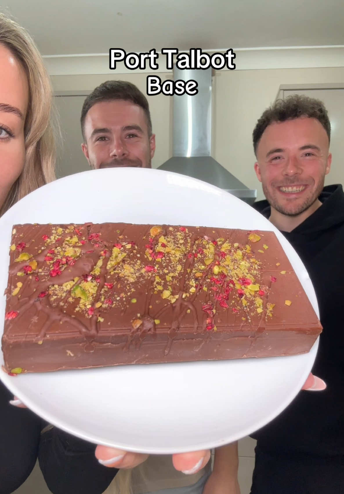 Trying the homemade Dubai chocolate bar from Base in Port Talbot ✨ #comeeatwithme #FoodTok #foodreview #xyzcba 