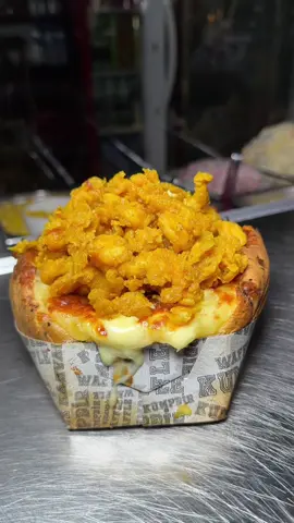 🥔 Kumpir mi, 🍗 kıtır tavuk mu? 😄 Önce patatese mi dalalım, yoksa tavuğun çıtırlığına mı kapılalım? 🤔 Karar veremiyorsan şöyle yap: Bir lokma kumpir, bir lokma tavuk 😜😂#filgibiacıkanlara #filizkumpir #bahçelievler7cadde #turkey #ankara