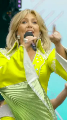 July 17... what a night! 🪩 🎟️ Take a chance on these dancing queens at the Novello Theatre - book tickets for Mamma Mia via the link in our bio! #mammamia #westendlive #musical #theatre #theatrekid