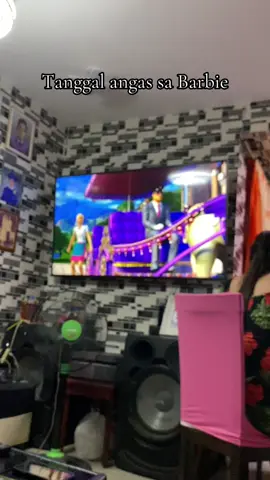 Pildi ang papa sa remote HAHAHAAHAHAHAHAHA #barbieprincesscharmschool #barbie 