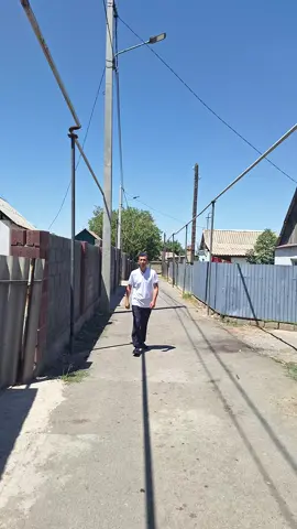 үйіне дуа сиқыр жасалған соң аурудан басы шықпай жата беретін болған.Дуа сиқырдың кесірінен бес баласы шетінеген басына түскендерған біледі.Басына түспегендер аузына келгенін оттап жазып отырады.Алланың қалауымен,пайғамбарымыз, с, ғ, с, шапағаты тиіп.Пір Бекет атаның қасиеті қонған немере жиені. Данияр мырза 17.07.2025.