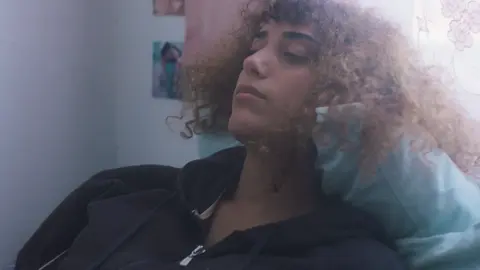 A young dancer tries to make rent while relying on the financial support of her sugar daddy. Through candid storytelling and docu-fictional modes, Abby Harri’s “Side Hustle” observes the intimacy in the life of a sex worker with a client. #movieclips #shortfilm 