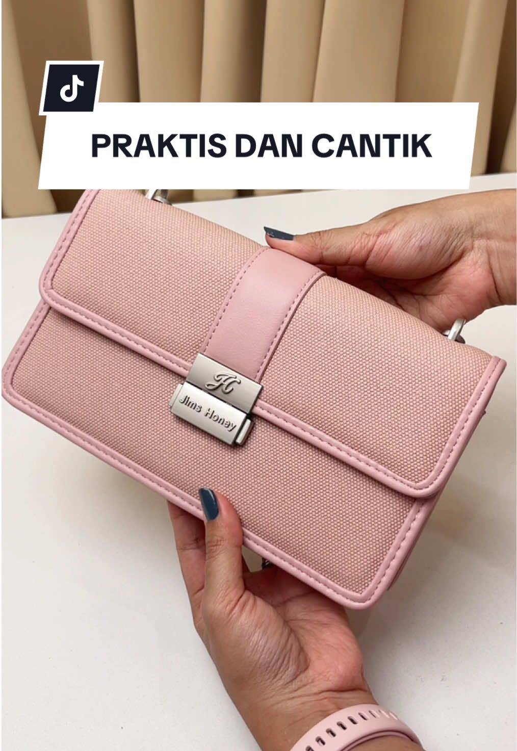 Cari yang praktis dan cantik untuk hangout? Tyla Bag Jims Honey wajib kalian coba sih 😋💖 #tylabagjimshoney #Jimshoneysurabayastore  #PromoGuncang77 -rm