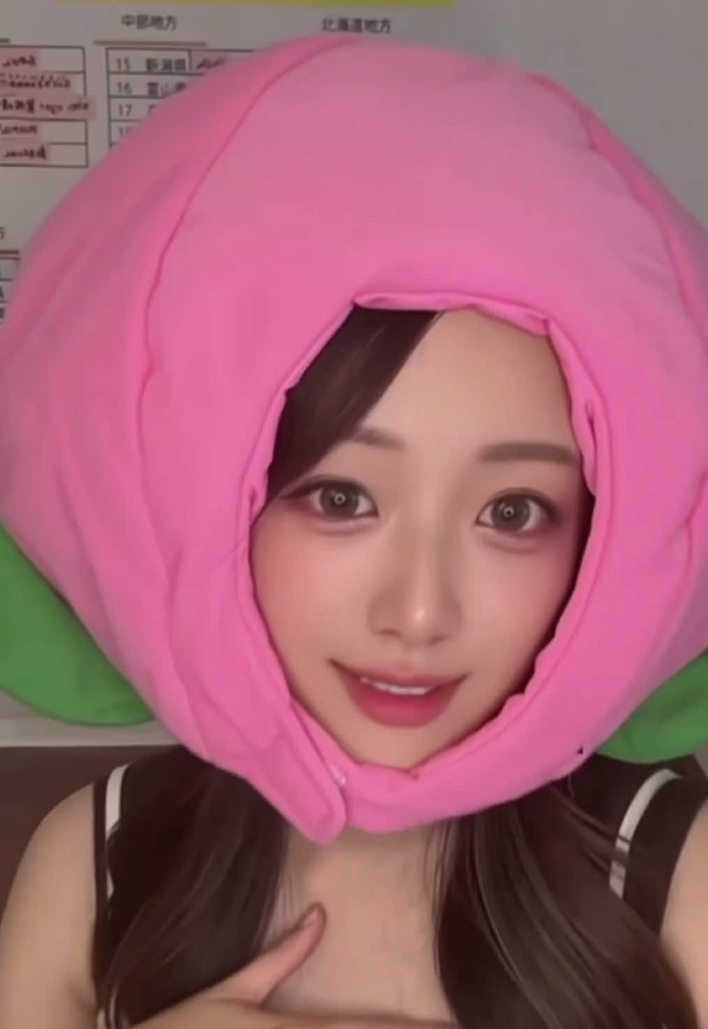 ちなみにこの🍑は私物で元々家にありました🤭 昨日の初見さんハートミーチャレンジ💕 みなさんご協力ありがとうございました🥰 1個前の動画も見てね♪ せっかくだから🍑で踊ってみたけど うちのカメラいかれてるな？笑 #ハートミー47都道府県チャレンジ  #ママライバー #岡山出身